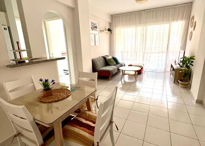 Limnaria Gardens K *